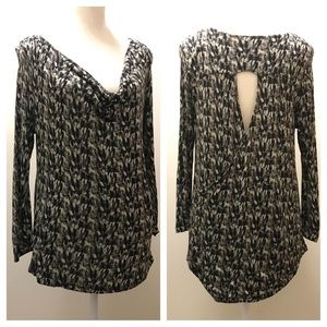 DKNY cute stretchy cowl neck tunic top. Small